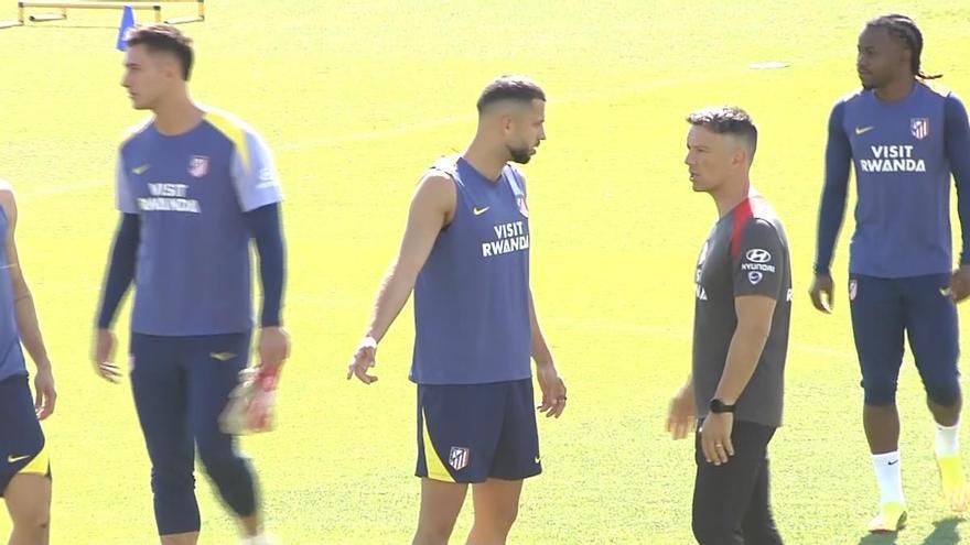 Último entrenamiento del Atlético de Madrid antes de viajar a València