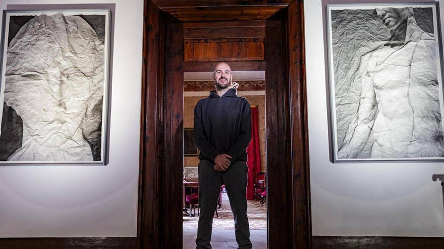 ni Amengual muestra en ‘Icona’ el control social de las imágenes