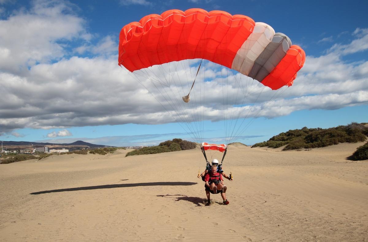 Paracaidismo en Gran Canaria.