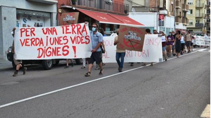 La marxa amb pancartes per reivindicar un model sostenible.