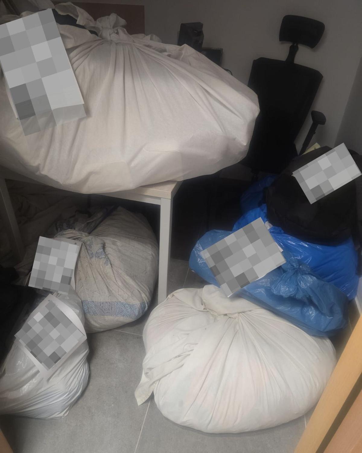 Mercancía intervenida a vendedores ambulantes