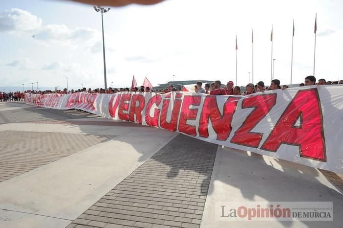 Tensión en la puerta de Nueva Condomina