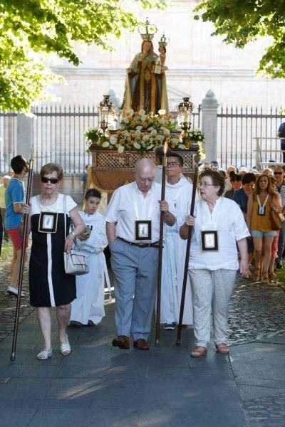 La procesión del Carmen toma el casco antiguo