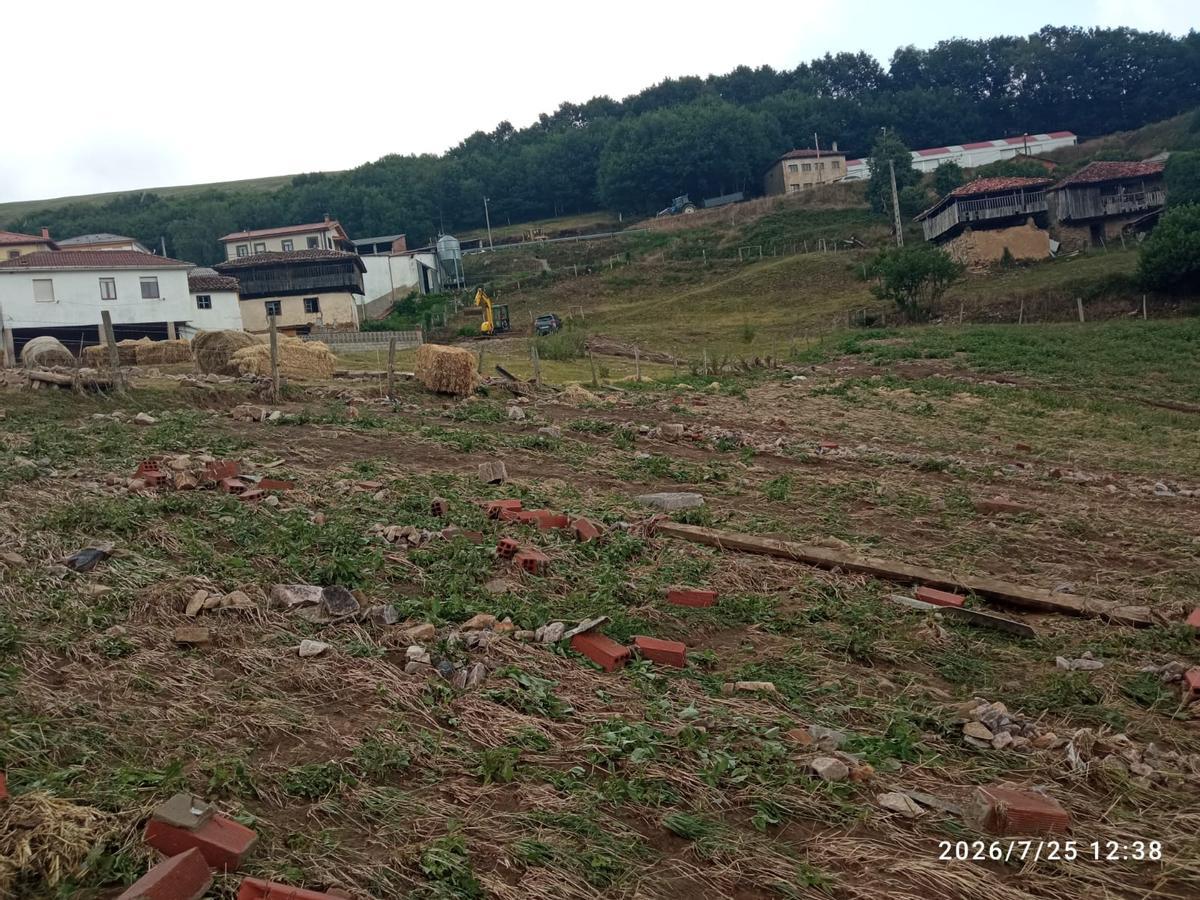 En imágenes: Así quedó el pueblo de Fontalba, en Tineo, tras la tromba de agua registrada el viernes
