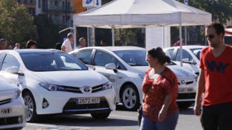 La matriculació de cotxes a Girona creix un 7% en un mes i supera les 900 unitats
