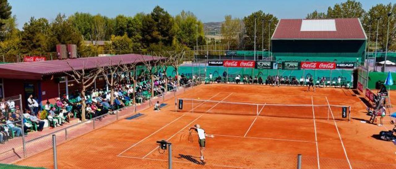 Una de las pistas de la Academia Equelite de Villena, que acogerá en julio la Liga Mapfre de tenis.