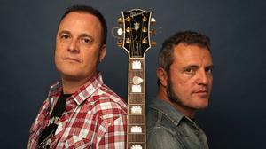 El grup M-Clan interpreta la cançó ’Para decirte adiós’ en acústic per a EL PERIÓDICO. FERRAN SENDRA