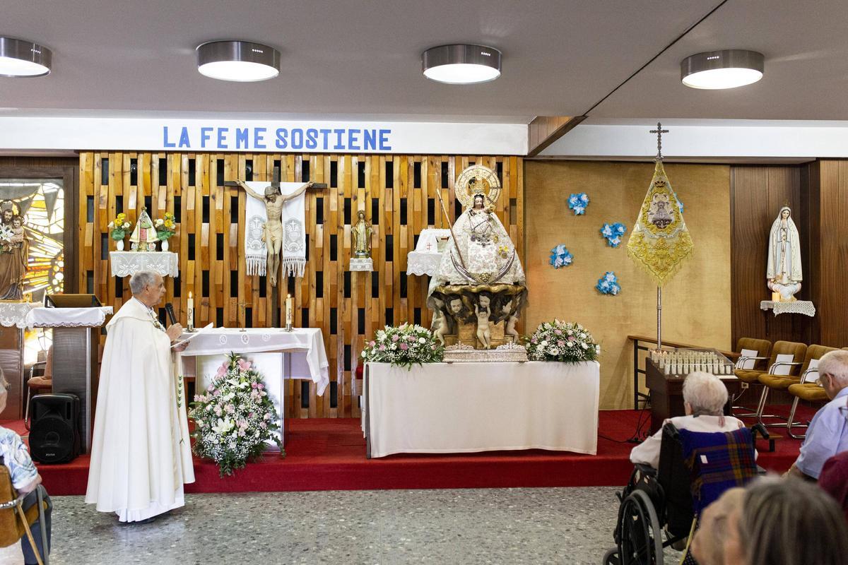 La Virgen de la Montaña en la Residencia Cervantes de Cáceres