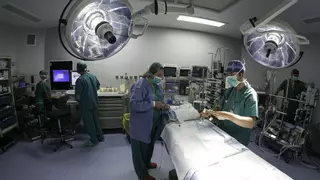 Más de 15.000 pacientes de la Región están "atrapados en listas de espera colapsadas"