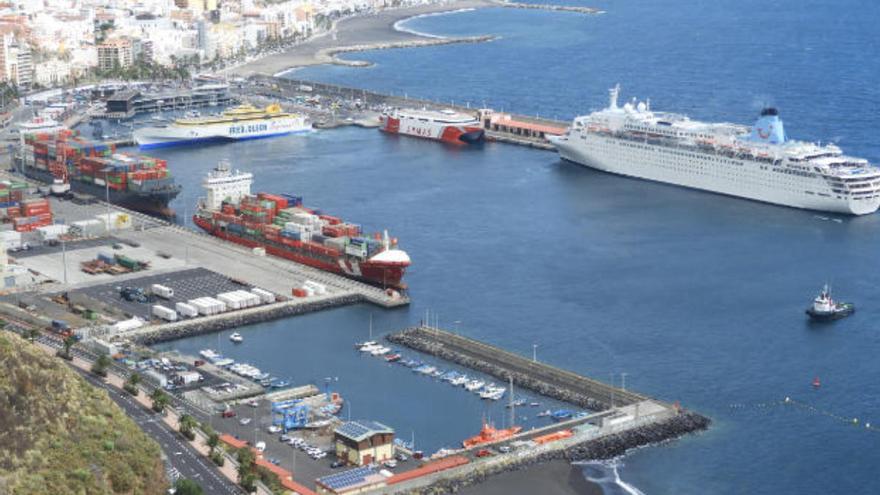 La Autoridad Portuaria destina 440.000 euros para mejorar la eficiencia energética del Puerto de La Palma