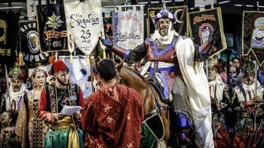 La fiesta estalla con la Bajada del Santo