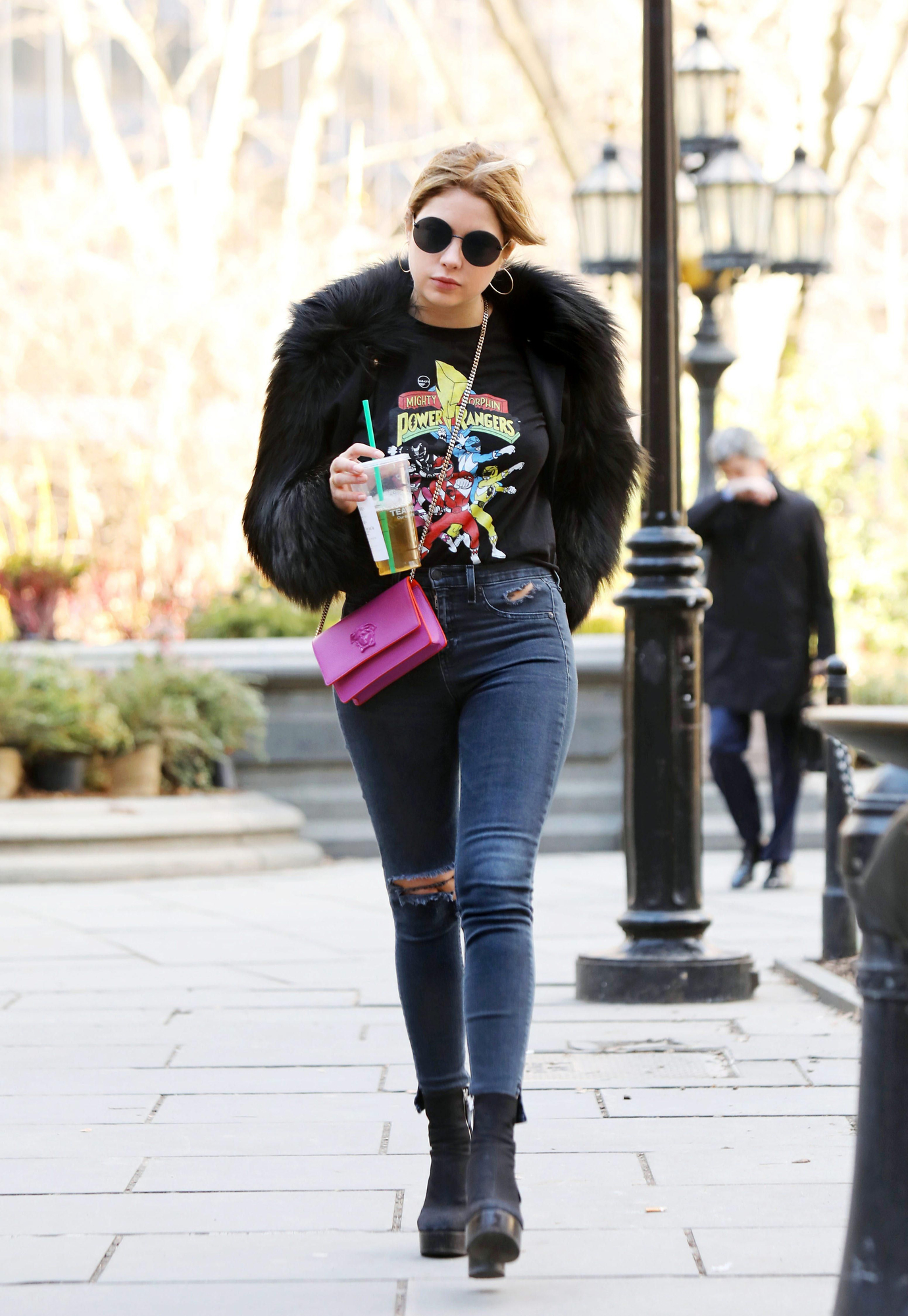 Camisetas animadas: Ashley Benson