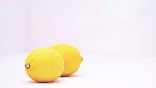 Ni fuera ni dentro del frigorífico: aquí es donde tienes que guardar los limones para que duren