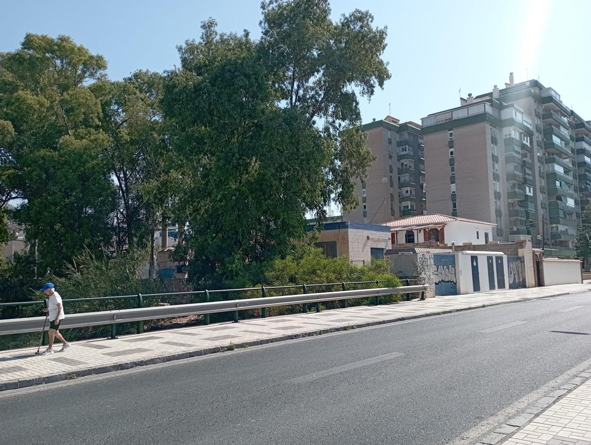 La EBAR, entre el arroyo Jaboneros y el chalé de Manuel Hijano.