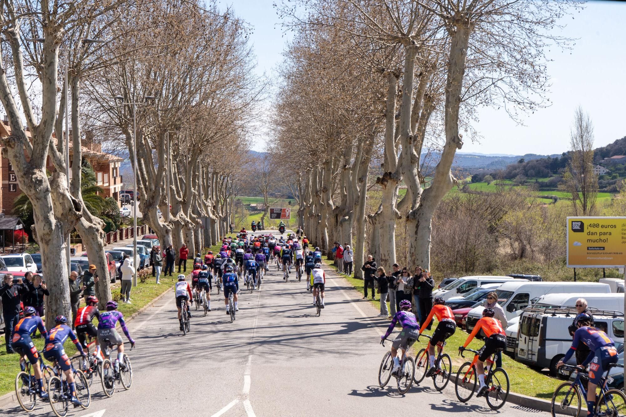 Les millors imatges de la sortida de la Volta a Berga
