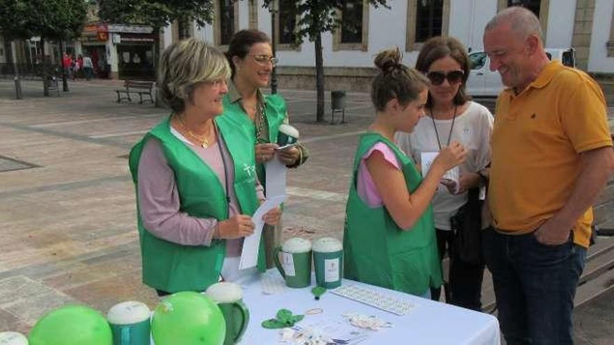 De la ofrenda floral a Pelayo a recaudar fondos contra el cáncer