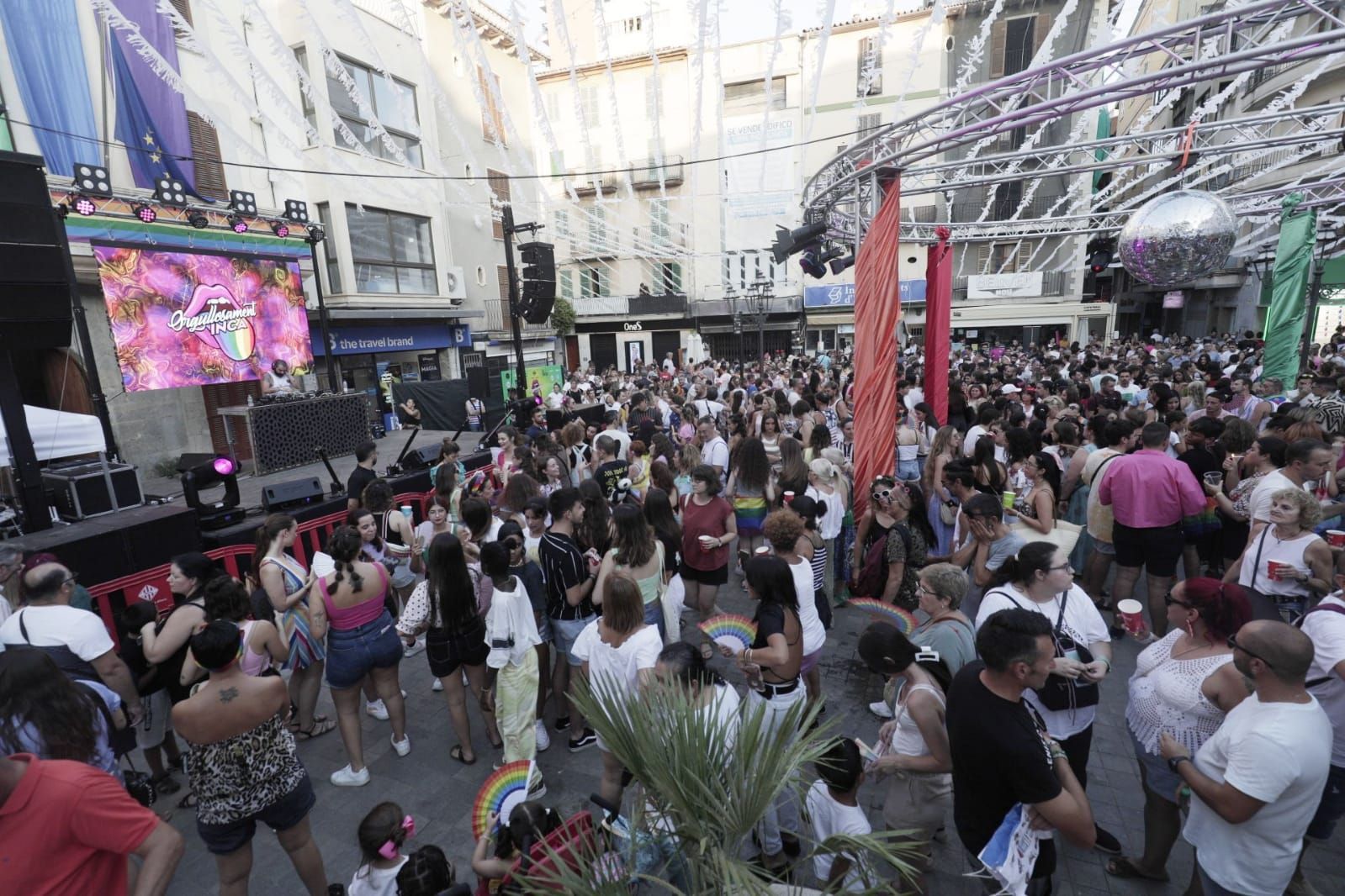 El orgullo más festivo toma Inca en un desfile multicolor