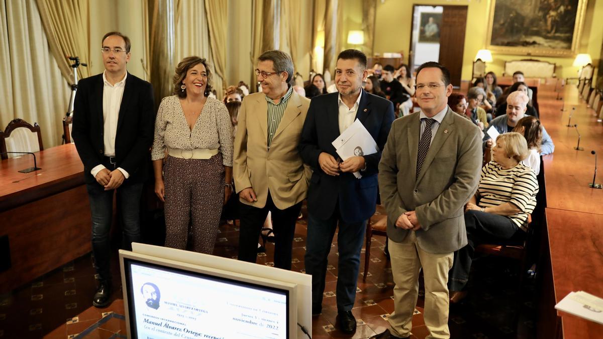 Participantes en la inauguración del ciclo de conferencias en torno a Manuel Álvarez Ortega.