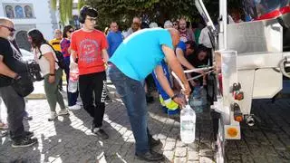 16 camiones repartirán agua desde este miércoles en los 24 pueblos del norte de Córdoba