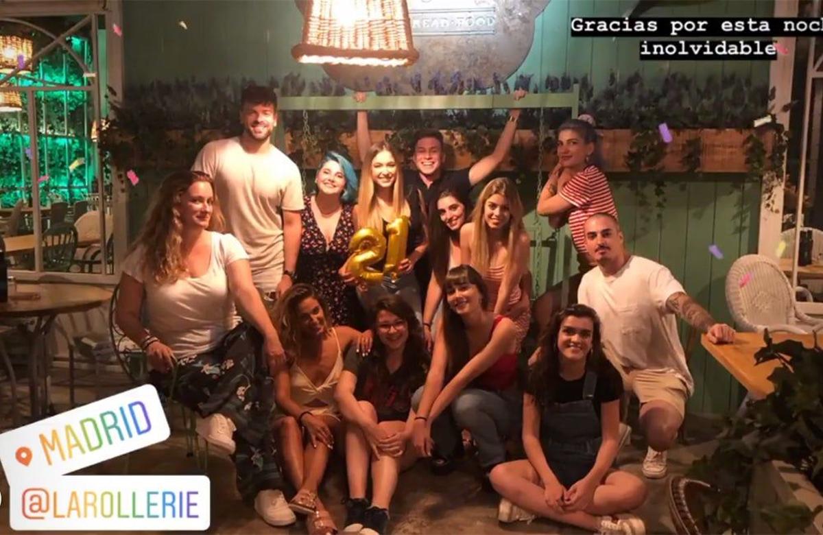 Mireya celebra su cumpleaños con algunos de sus compañeros de OT