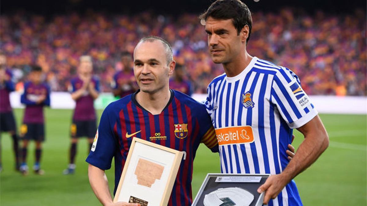 LALIGA | FC Barcelona - Real Sociedad (1-0): Iniesta y Prieto intercambiaron dos placas