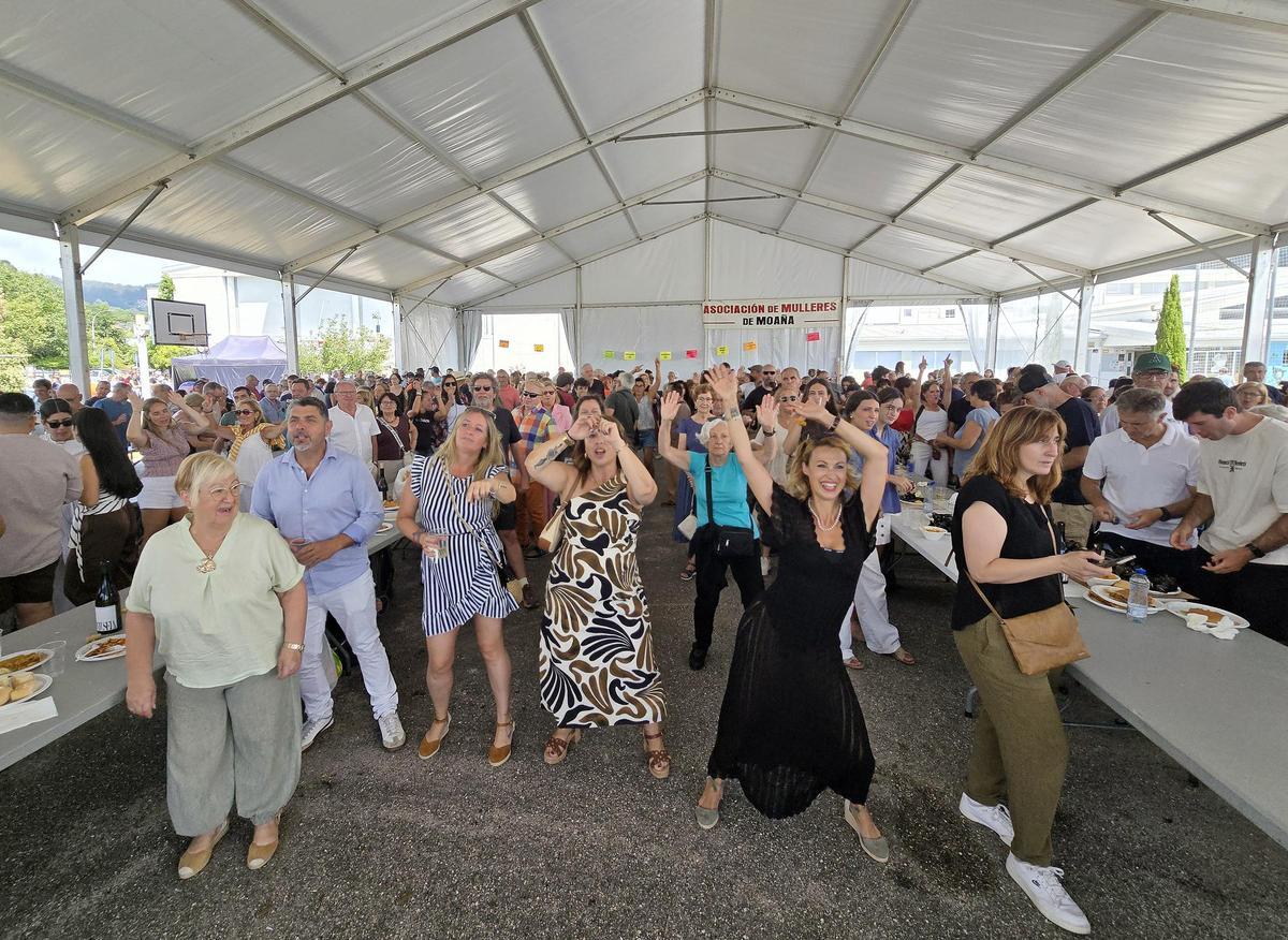 Moaña exalta su mejillón en una fiesta que vende cinco toneladas de producto en menos de tres horas