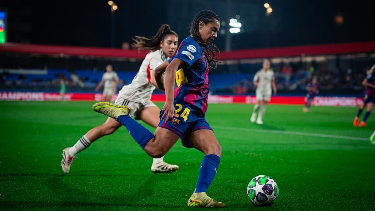 Esme Brugts ante el Benfica en Champions