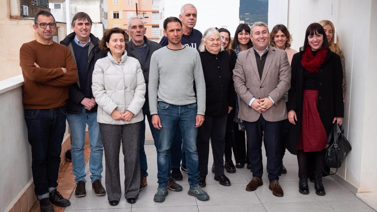 Las autoridades autonómicas y municipales han visitado este miércoles la vivienda supervisada de Inca.