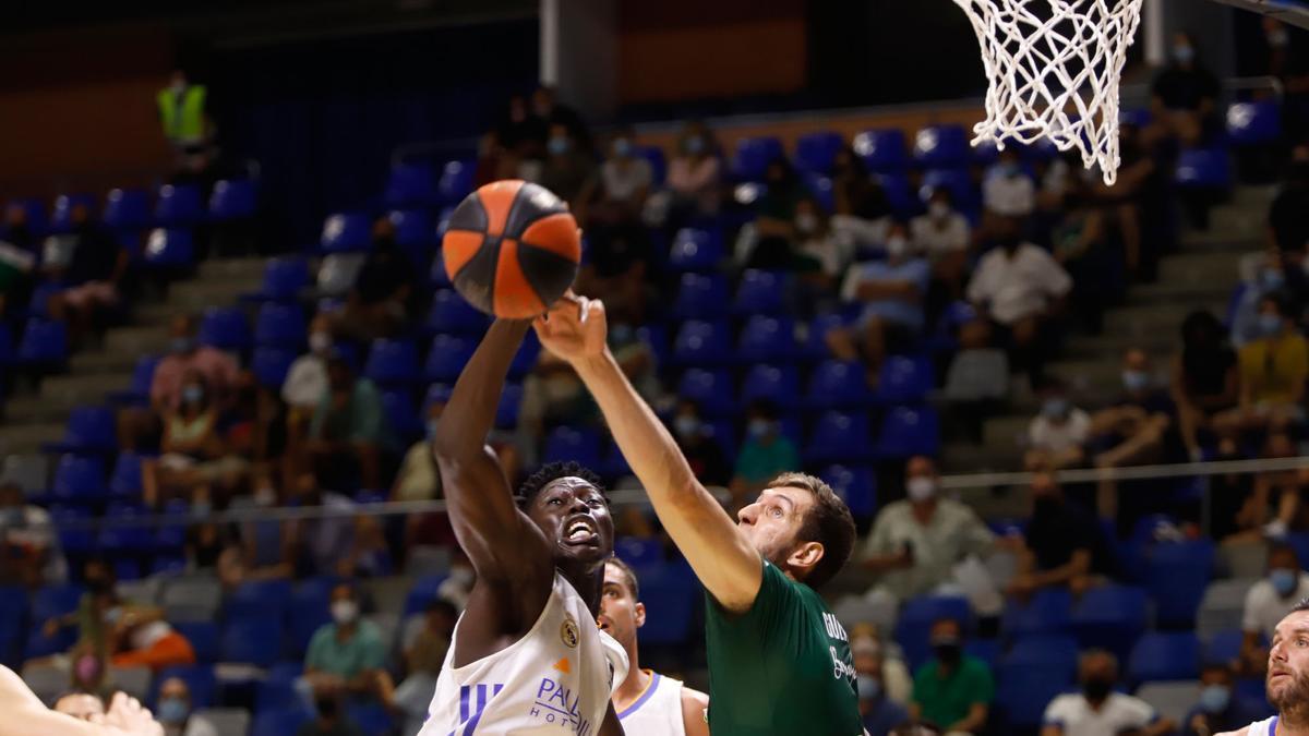 Las imágenes del Unicaja - Real Madrid del Trofeo Costa del Sol 2021.