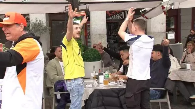 ¡Los aficionados del Tottenham ya se dejan ver por Madrid!