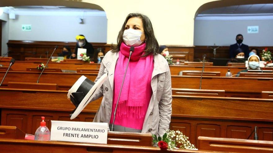 Los congresistas impiden la elección de la primera presidenta de Perú en plena crisis