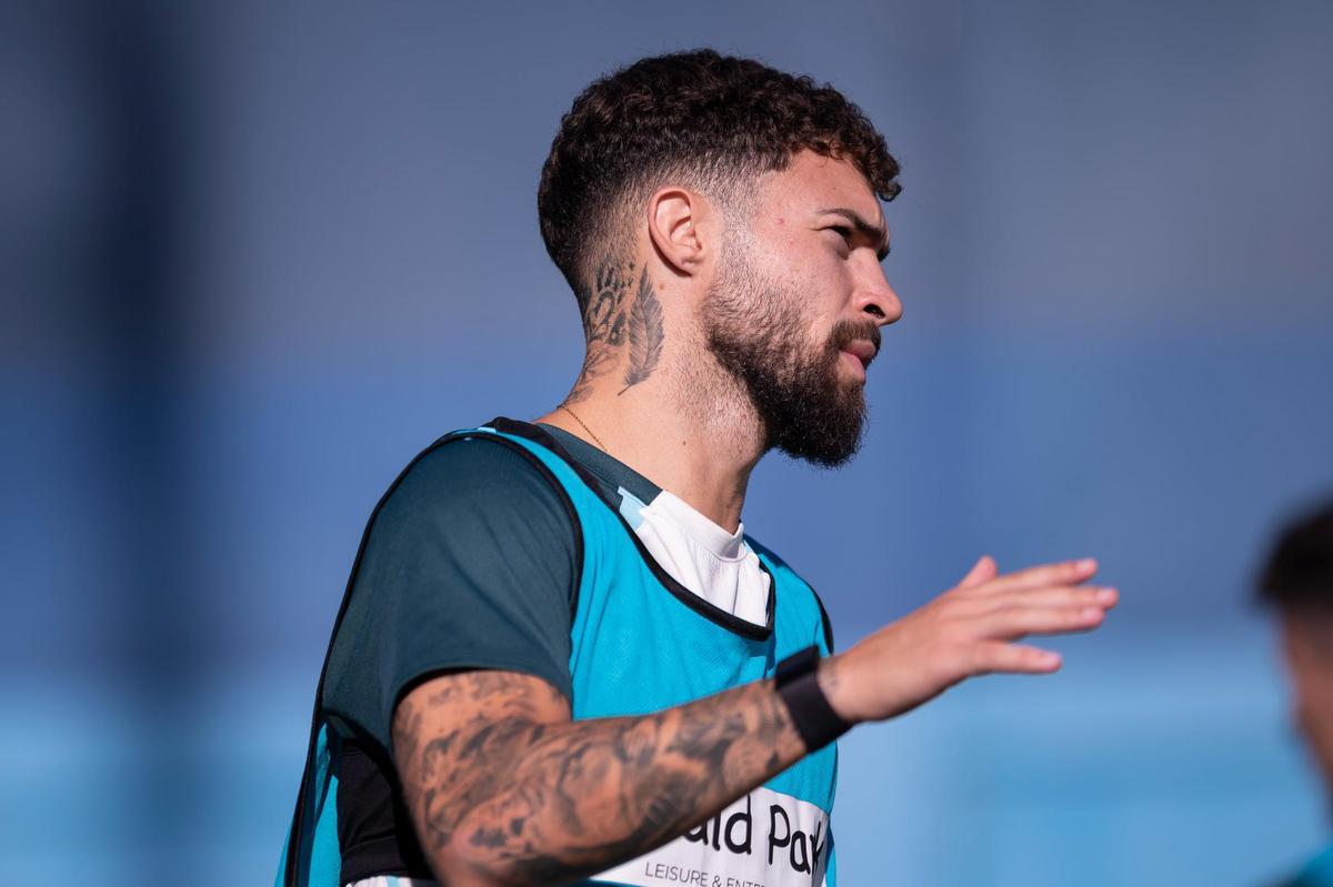 Dani Sánchez sigue al margen del equipo.