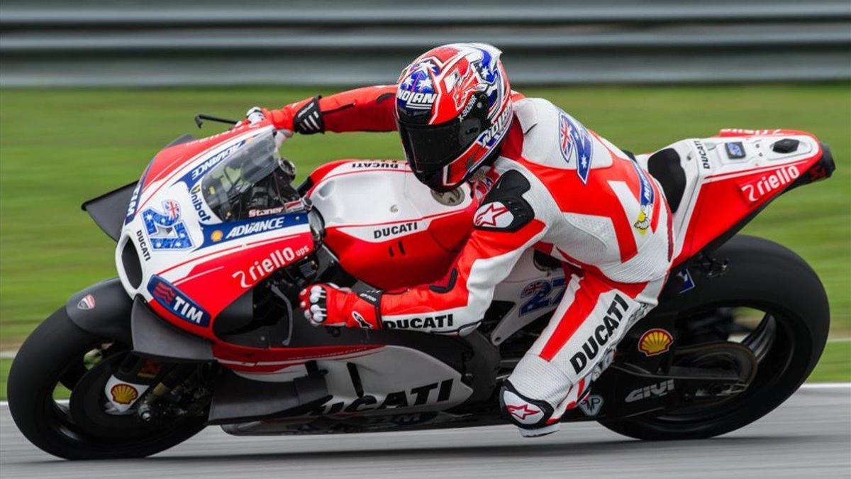 Casey Stoner, a los mandos de la Ducati