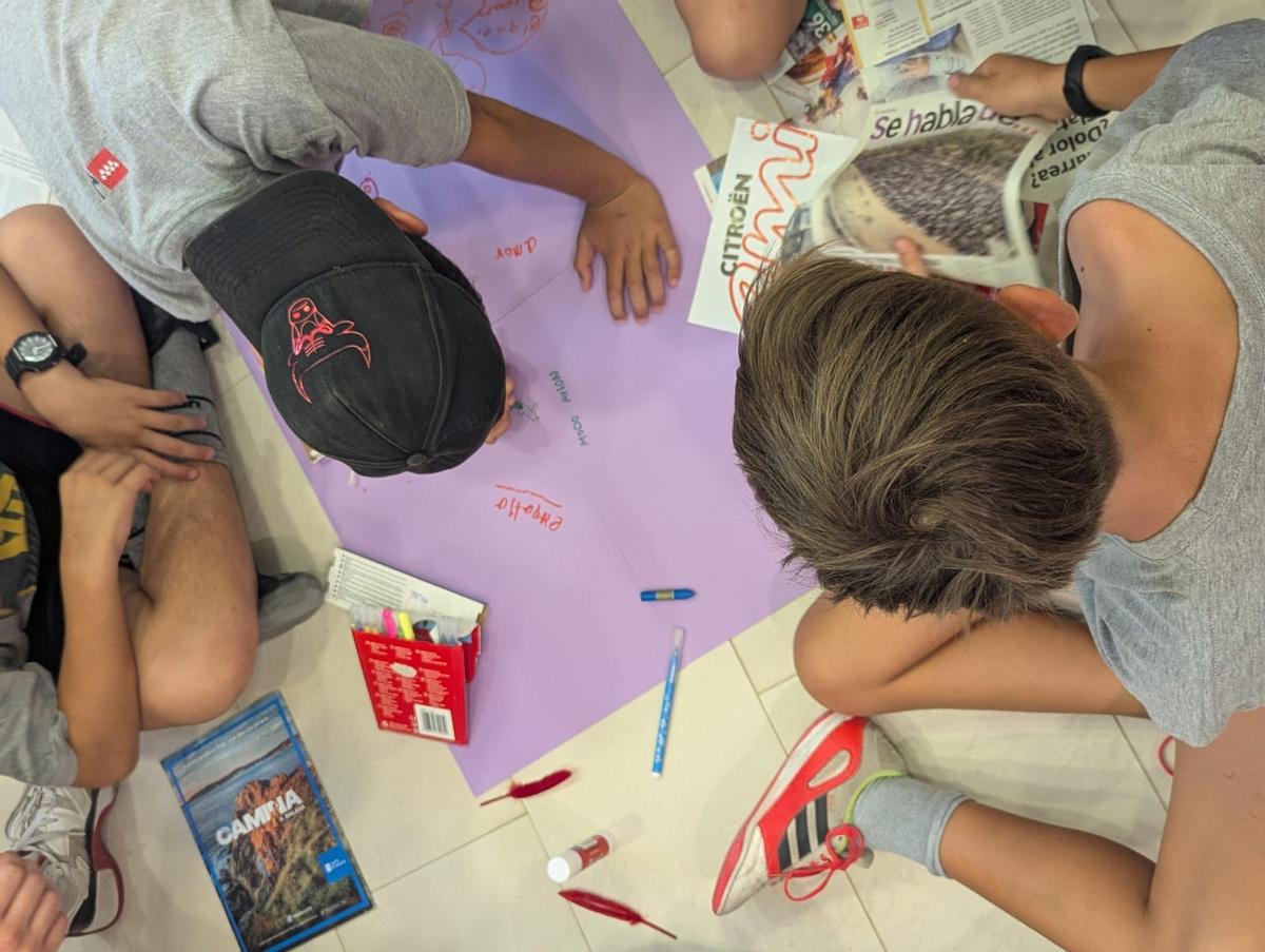 Algunos de los menores que participan en el campamento de verano.