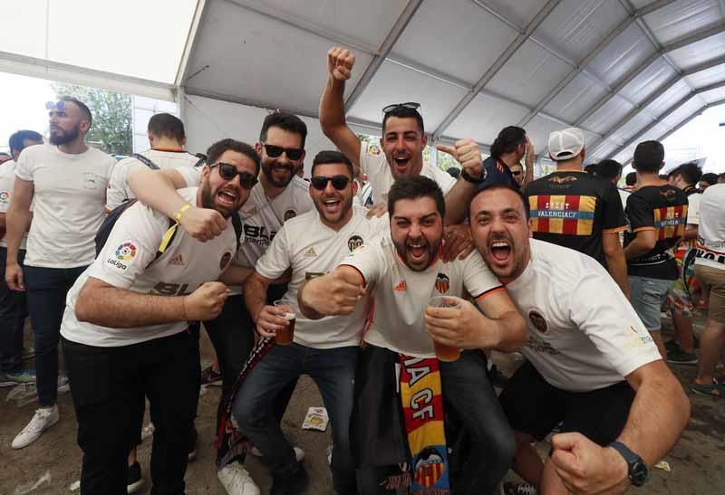 Fan zone del Valencia CF en Sevilla