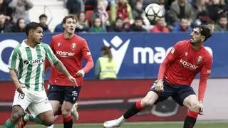 Osasuna-Betis, en directo: Valentín Gómez evita en el 12' el empate de Moncayola (0-1)