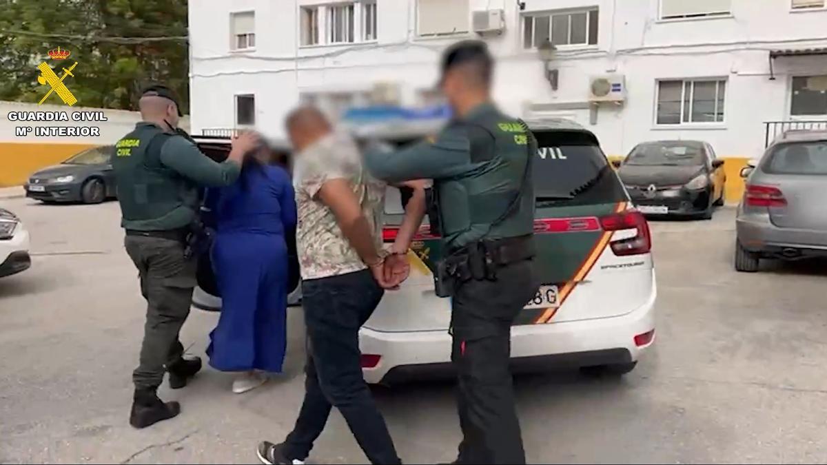 Dos detenidos en Mijas por llevar 28,2 kilos de hachís en el maletero