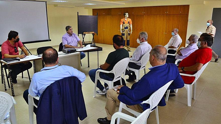 Reunión de Doreste con empresarios de Los Tarahales,  | | ÁNGEL SARMIENTO