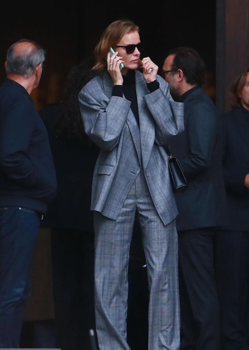 Eva Herzigova en el funeral de Peter Lindbergh