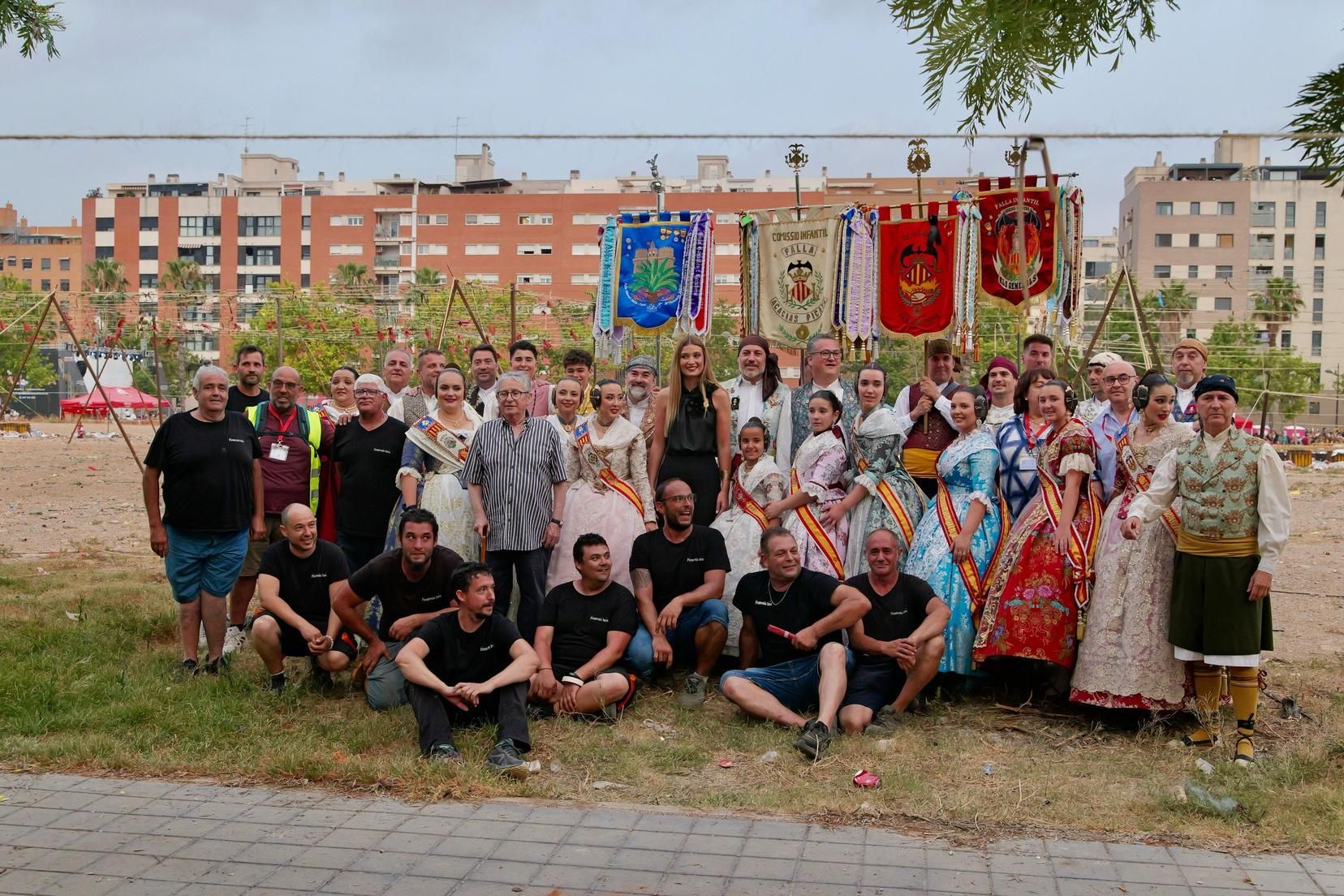 Benicalap celebra San Juan con la Macromascletà