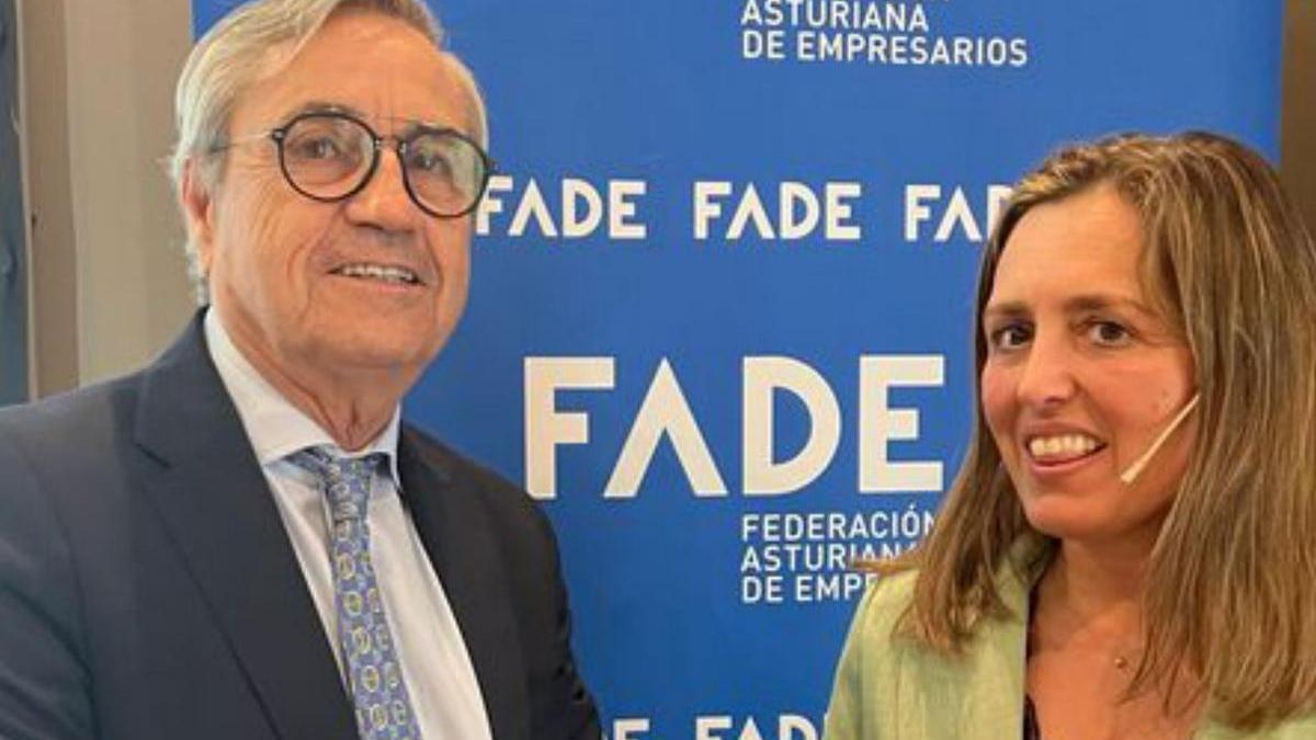 Antonio Fernández-Escandón y María Calvo, ayer, en la sede de FADE.