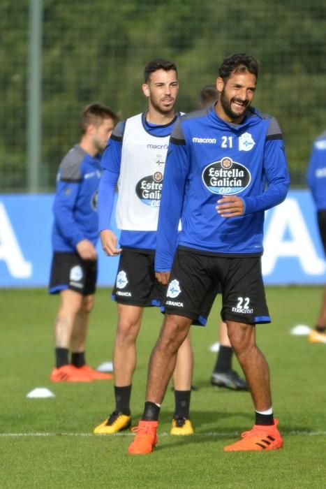 La plantilla, dividida en dos grupos, realizó un entrenamiento con estrategias ofensivas y remates a portería.