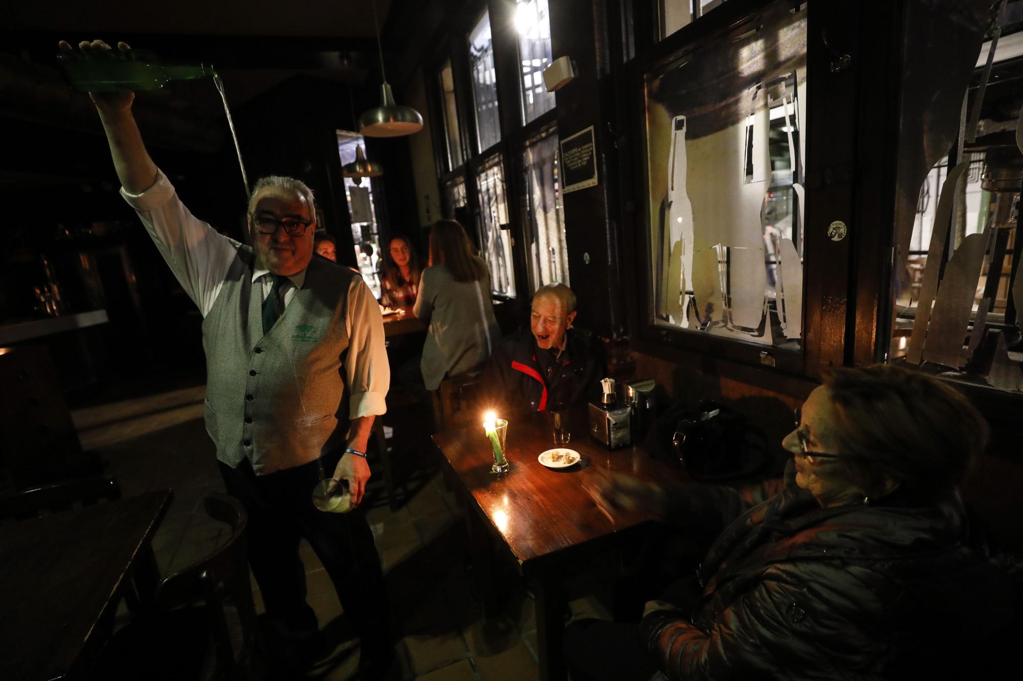 La hostelería de Oviedo se apaga contra la carestía de la energía
