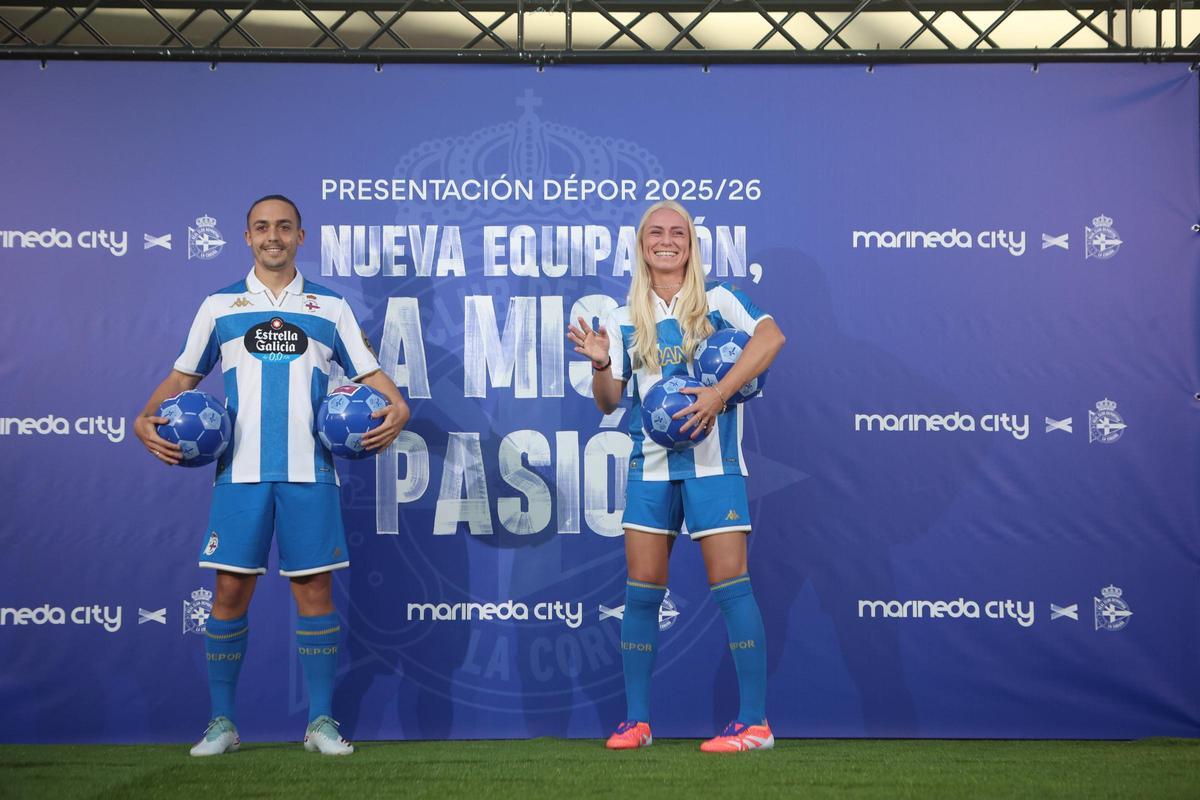 Luismi Cruz y Merle Barth, en la presentación de las camisetas del Deportivo de esta temporada.
