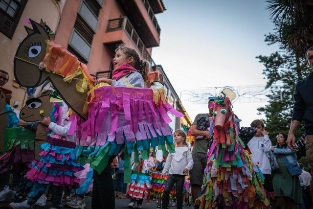 Desfile de la pandorga y los caballitos de fuego, en La Laguna