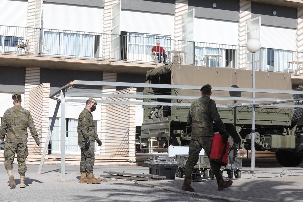 El Ejército tuvo que acudir a la residencia Altabix tras producirse un brote que afectó a personal y usuarios