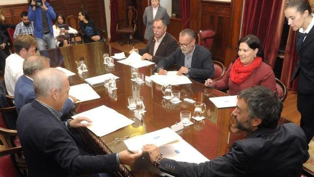 Reunión de alcaldes para firmar la Declaración de María Pita, en 2016 .