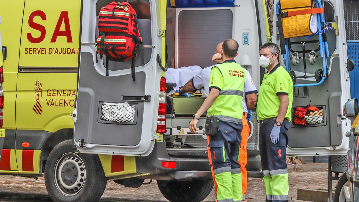 Una ambulancia SAMU en un servicio en Orihuela