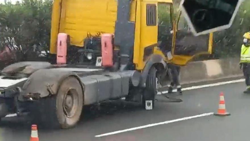 Camión accidentado en Gran Canaria.
