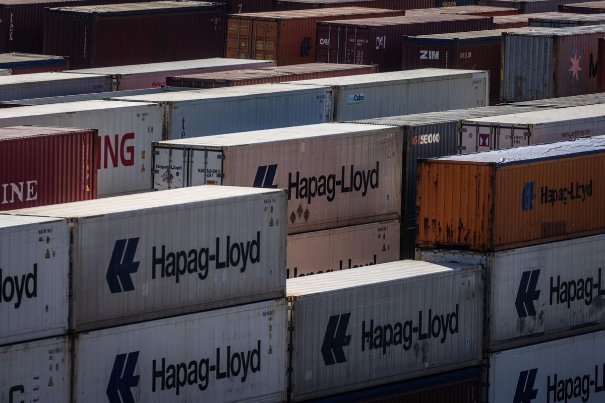 Contenedores en un puerto